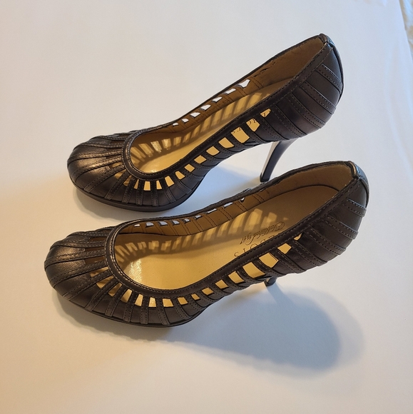 Talbots 6 1/2 B Silver leather high Heel Cage Classic Pump Career Cocktail - Picture 3 of 11